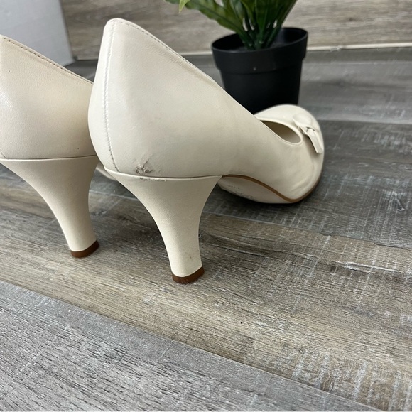 Gianni Bini Cream Pump Heels Decorative Side Bow Size 7.5 - Picture 12 of 12